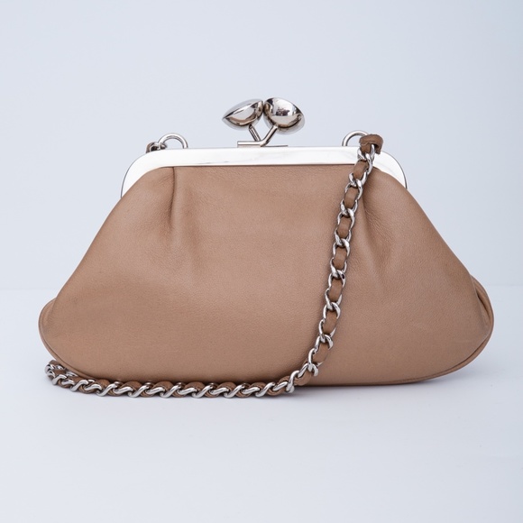 CHANEL LAMBSKIN BEIGE CC KISS LOCK EVENING CLUTCH (2004) TIMELESS - Picture 2 of 7